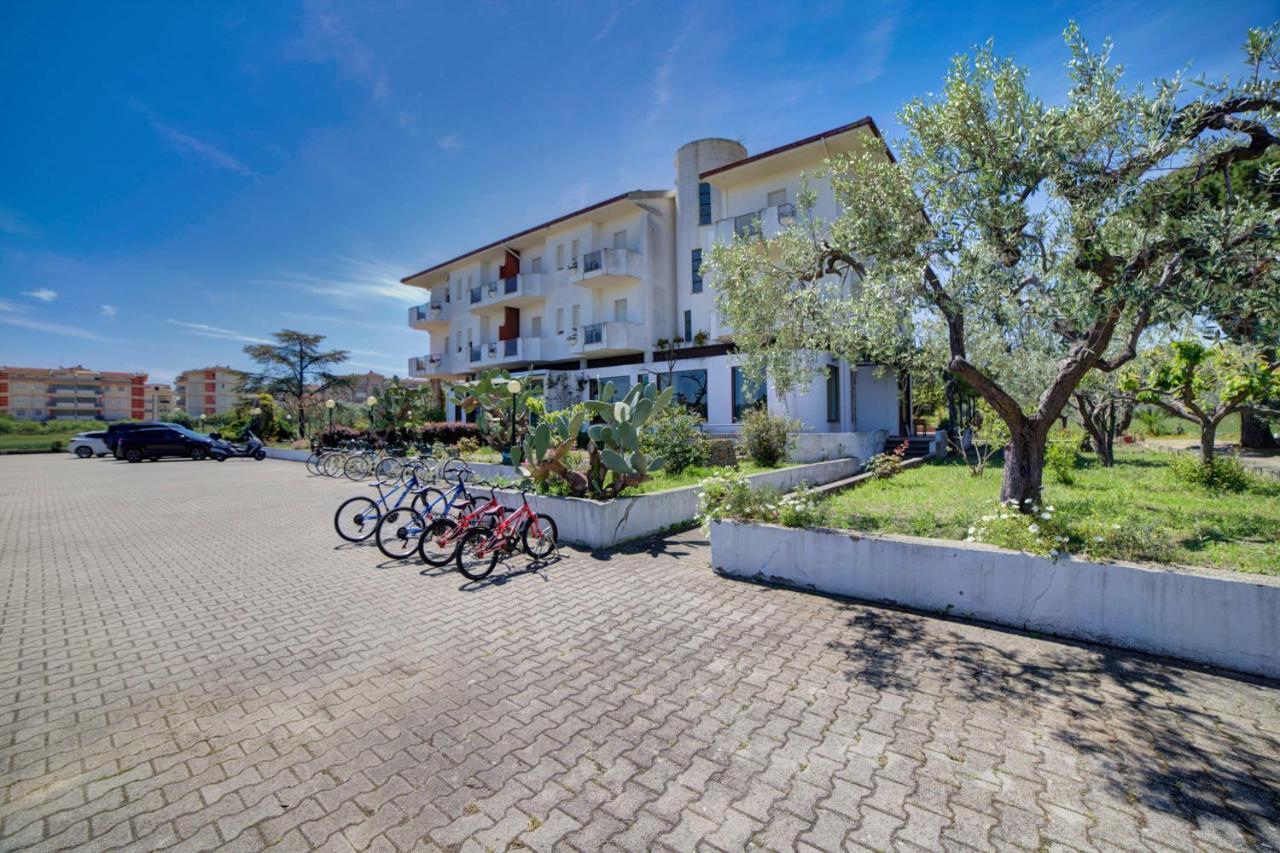 Hotel Sporting Vasto Exterior photo