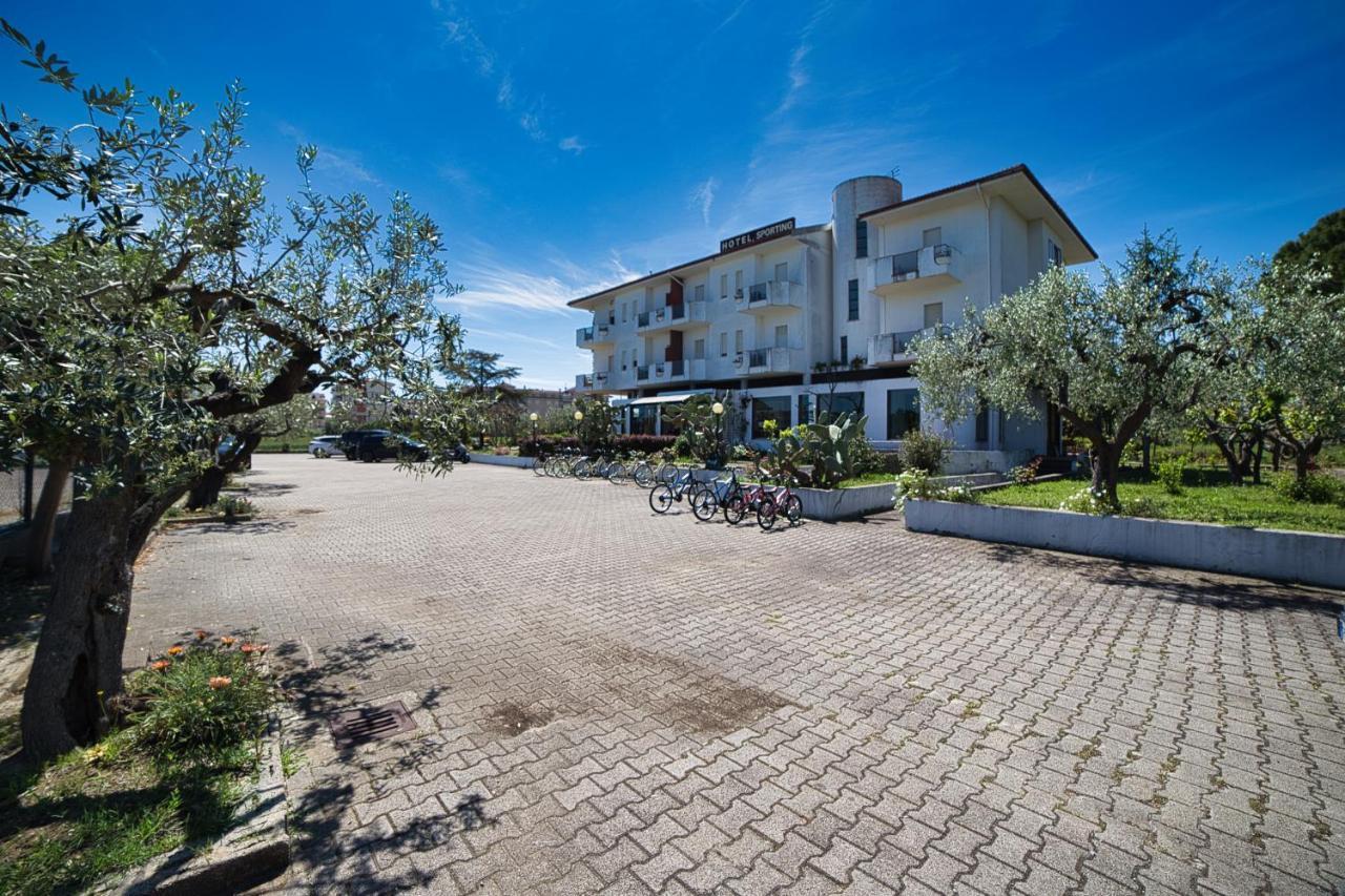 Hotel Sporting Vasto Exterior photo